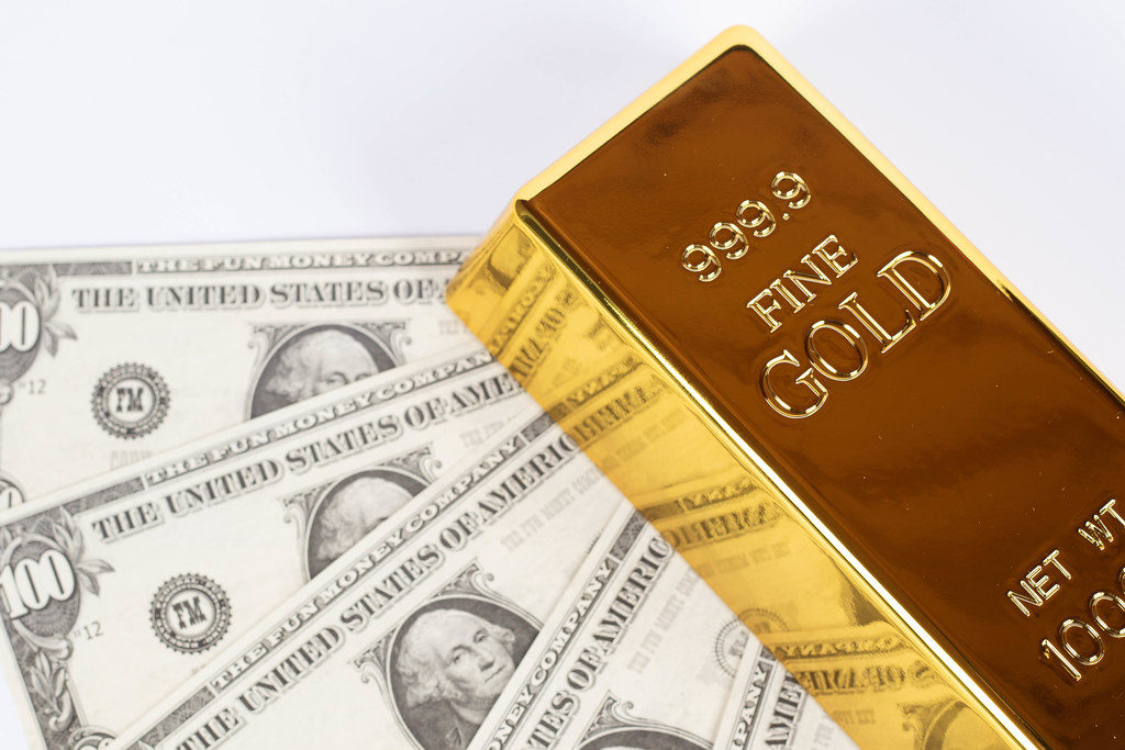 Penguatan Dolar AS Membuat Harga Emas Mengalami Penurunan