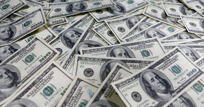 Dolar Melambung Akibat Hasil Rapat Fed