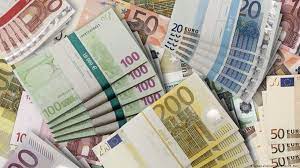 Politik Perancis Membebani, Euro Melemah Vs Dolar